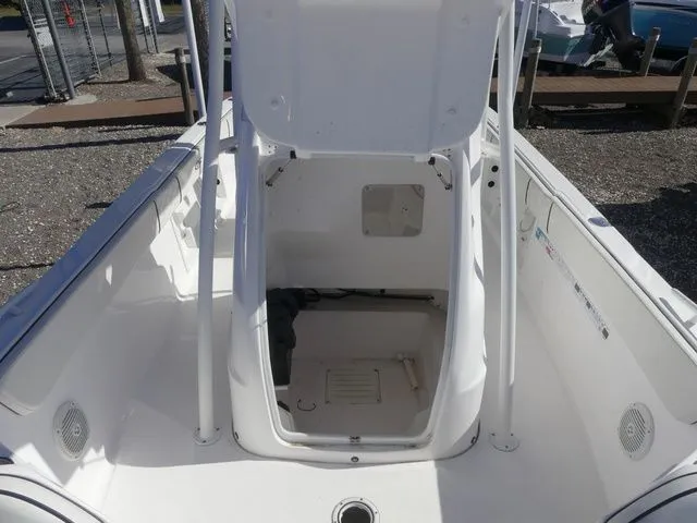 Slide: The Image of Glasstream 240 CCX 2025 - 16