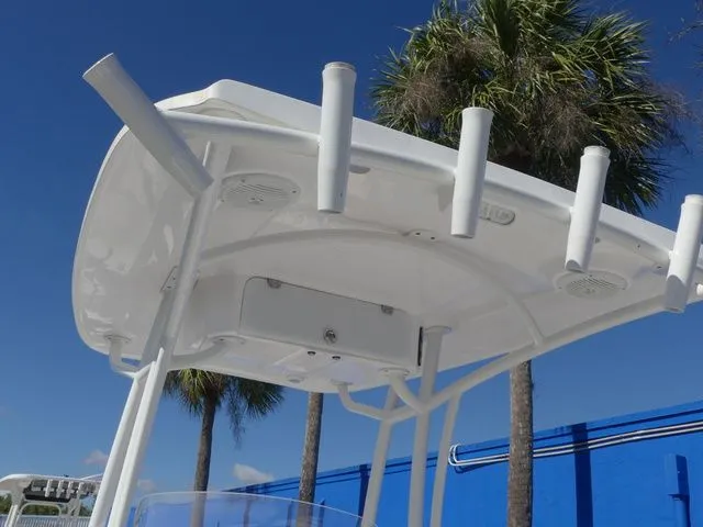 Slide: The Image of Glasstream 240 CCX 2025 - 22