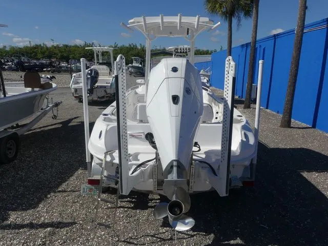 Slide: The Image of Glasstream 240 CCX 2025 - 5