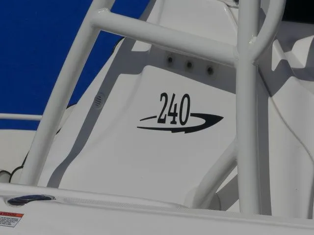 Slide: The Image of Glasstream 240 CCX 2025 - 8