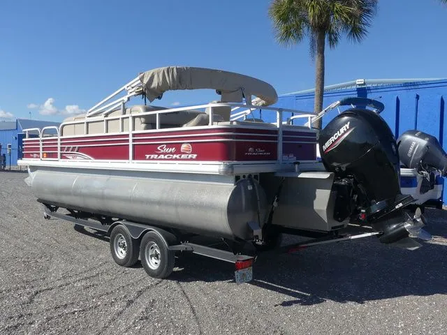 Slide: The Image of Sun Tracker Fishin' Barge 22 DLX 2020 - 6