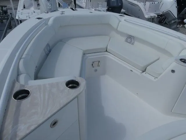 Slide: The Image of Edgewater 262CC 2023 - 16