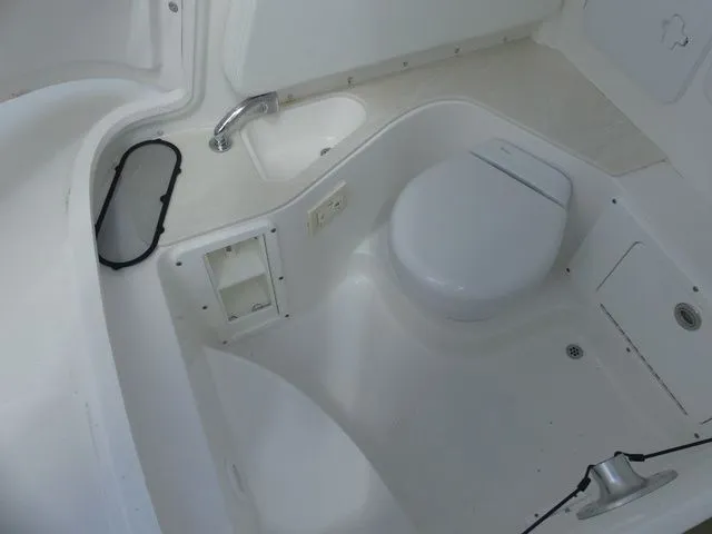 Slide: The Image of Edgewater 262CC 2023 - 25