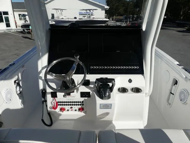 Slide: The Image of Edgewater 262CC 2023 - 5