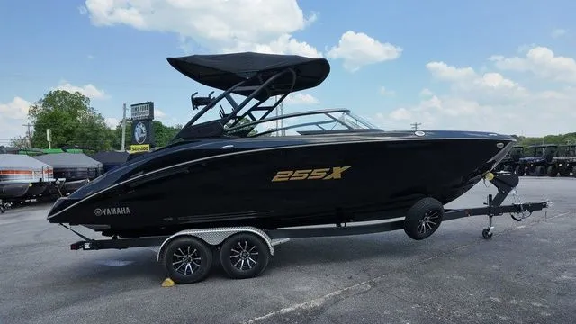 Slide: The Image of Yamaha 255XD 2026 - 6