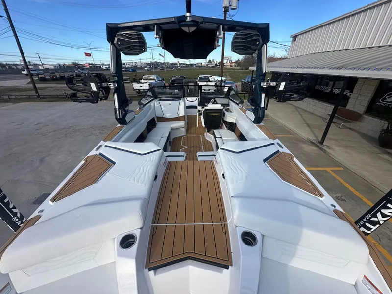 Slide: The Image of Nautique G23 2026 - 10