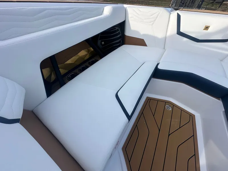 Slide: The Image of Nautique G23 2026 - 19