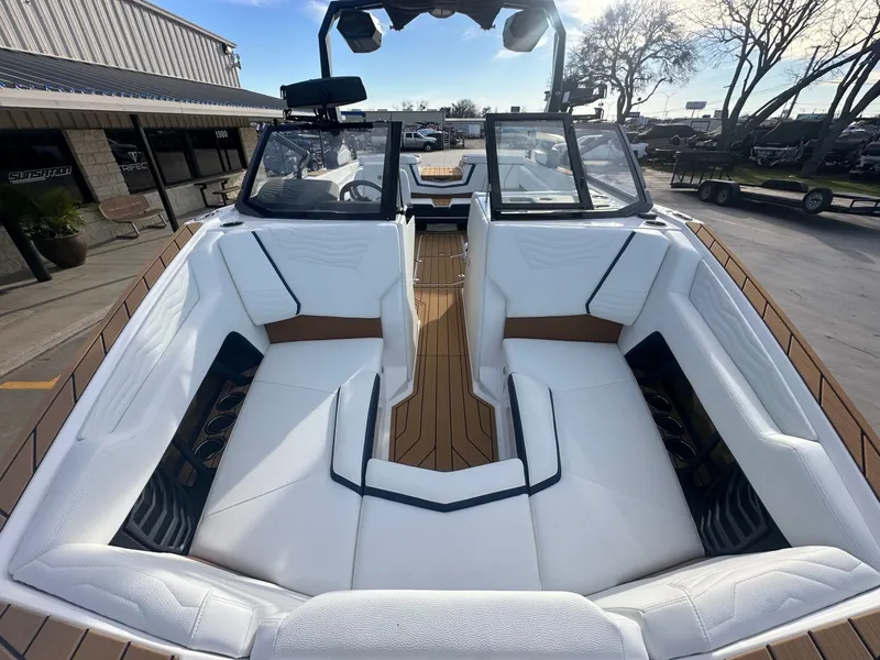 Slide: The Image of Nautique G23 2026 - 25