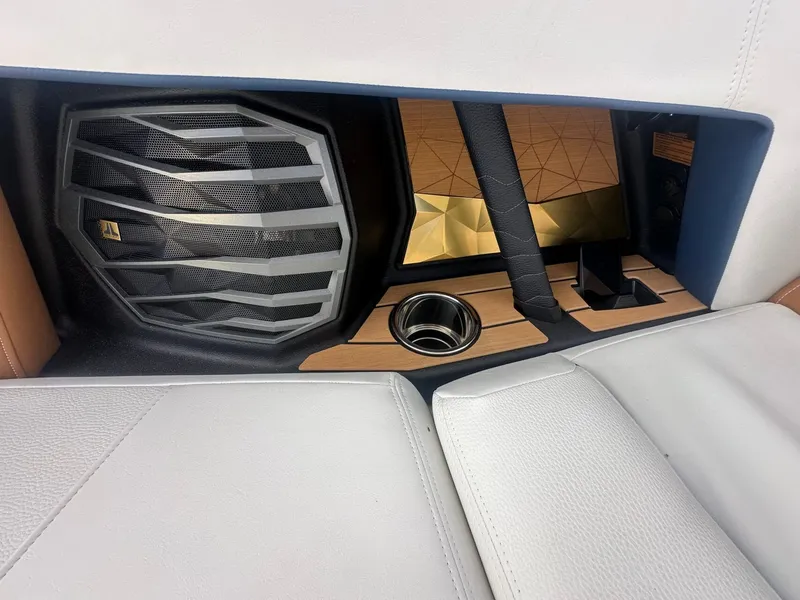 Slide: The Image of Nautique G23 2026 - 37