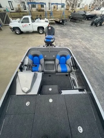 Slide: The Image of Ranger Z185 2025 - 11