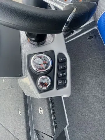 Slide: The Image of Ranger Z185 2025 - 12