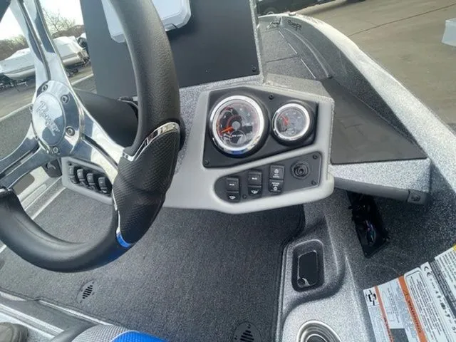 Slide: The Image of Ranger Z185 2025 - 13