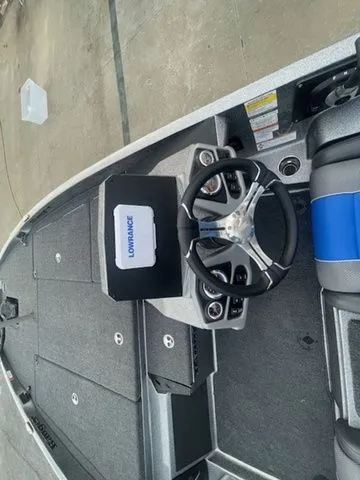 Slide: The Image of Ranger Z185 2025 - 23