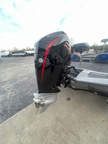 Slide: The Image of Ranger Z185 2025 - 33