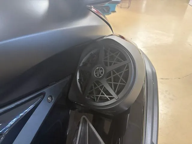 Slide: The Image of Yamaha FX Cruiser SVHO 2025 - 20