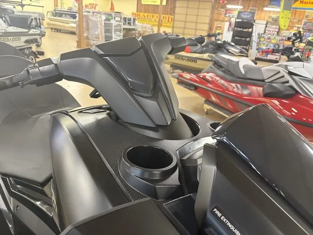 Slide: The Image of Yamaha FX Cruiser SVHO 2025 - 21