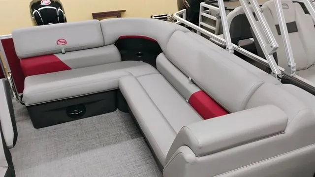 Slide: The Image of Sun Tracker Party Barge 20 DLX 2026 - 14