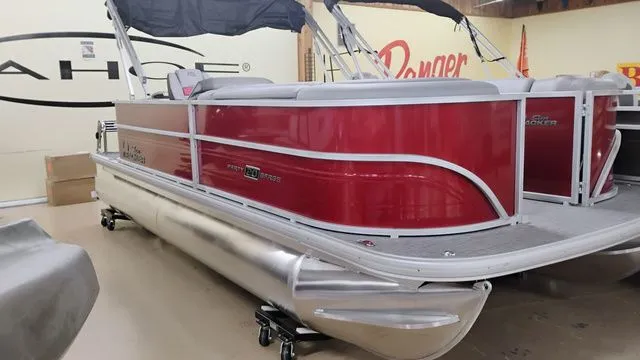 Slide: The Image of Sun Tracker Party Barge 20 DLX 2026 - 44