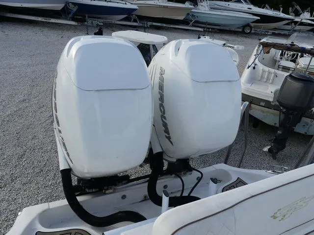 Slide: The Image of Glasstream 328 SCX 2018 - 9