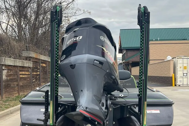Slide: The Image of 2016 Skeeter FX20 Limited Edition boat with Yamaha 250 engine, parked outdoors. - 3