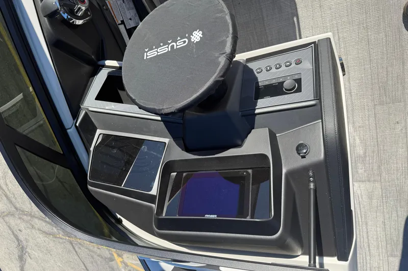 Slide: The Image of Dashboard of 2026 Avalon 2785 QL boat with steering wheel cover and control panel. - 8