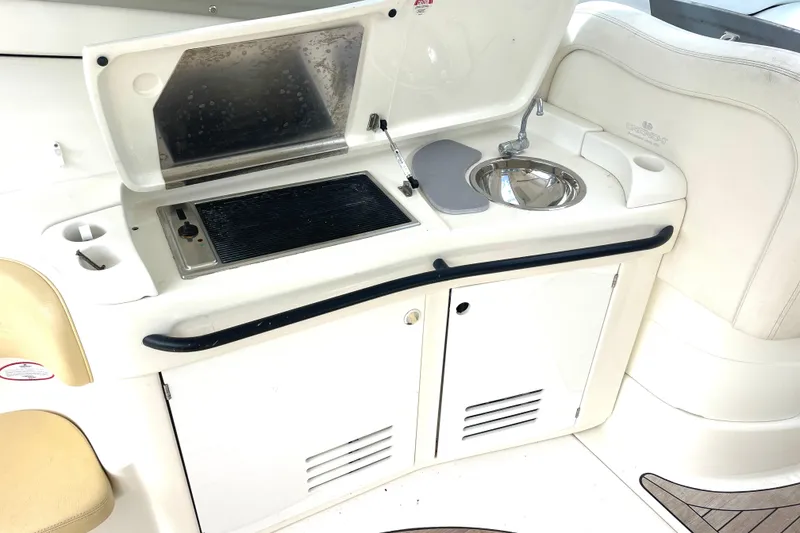 Slide: The Image of Outdoor kitchenette on 2006 Cranchi Mediterranee 50 HT yacht with grill and sink. - 14