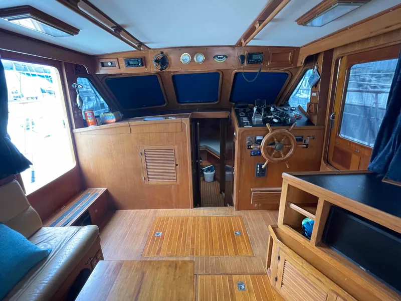 Slide: The Image of 1986 Kha Shing Spindrift interior with sink and mirrors. - 28