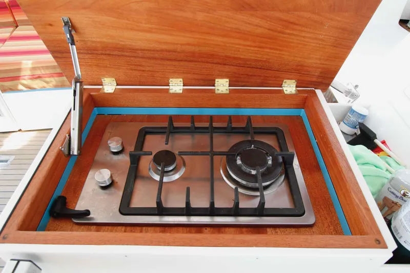 Slide: The Image of Open cooler with beverage cans on Kha Shing Spindrift 1986. - 40