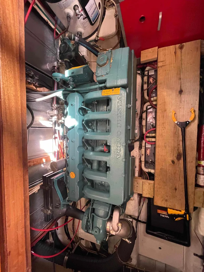 Slide: The Image of Volvo Penta engine in a 1986 Kha Shing Spindrift yacht. - 44