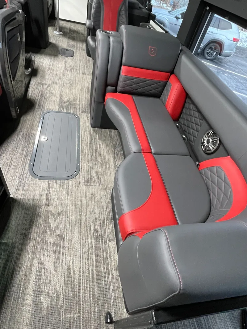 Slide: The Image of Godfrey MC235SBC 2026 - 8