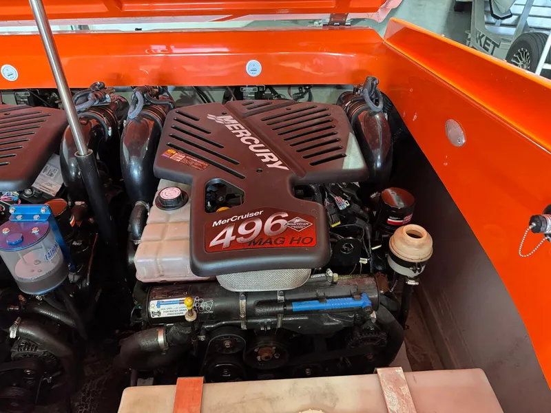 Slide: The Image of 2007 Baja 35 Outlaw engine, featuring a Mercury MerCruiser 496 MAG HO. - 16