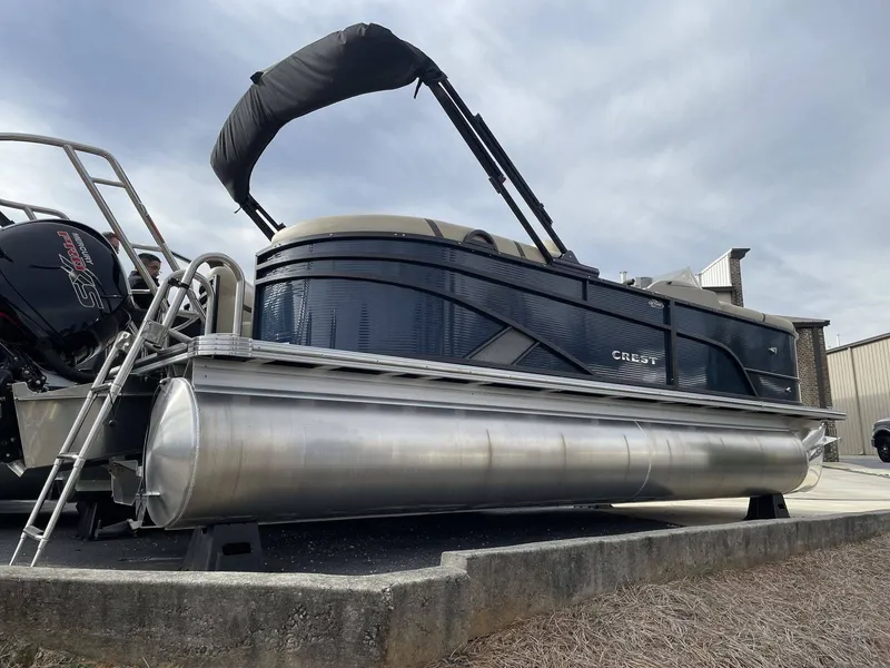 Slide: The Image of Crest Platinum 220 SLC 2024 - 2