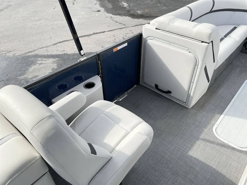 Slide: The Image of Crest Platinum 220 SLC 2024 - 9