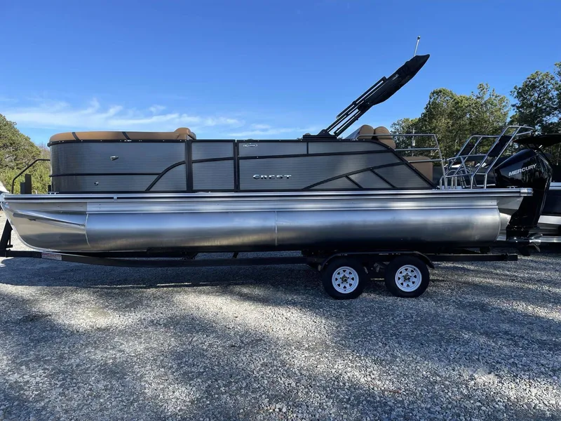 The Image of Crest Classic 220 SLSC 2025 - 1