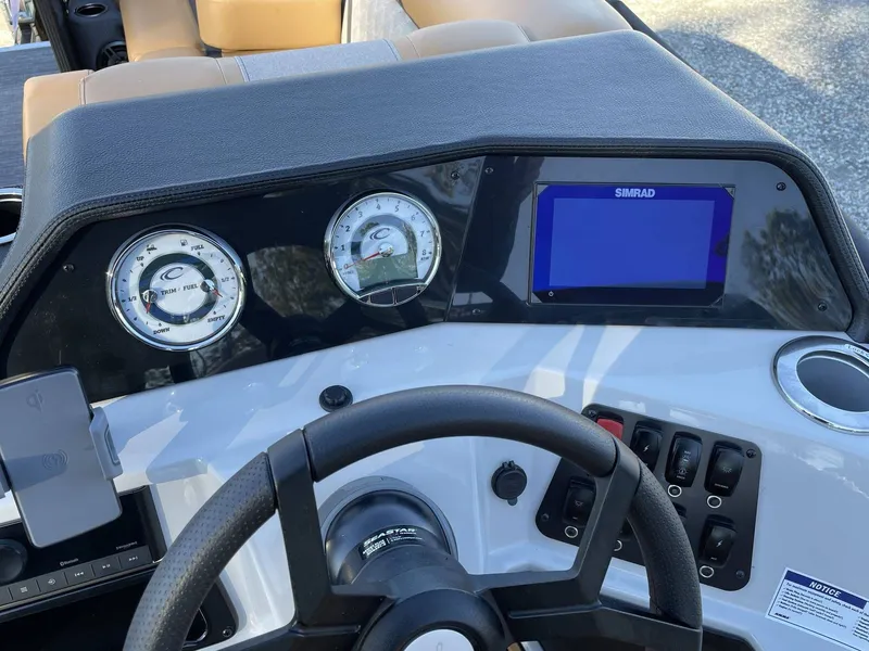 Slide: The Image of Crest Classic 220 SLSC 2025 - 10