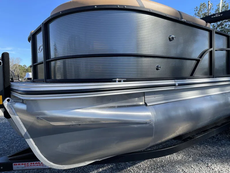 Slide: The Image of Crest Classic 220 SLSC 2025 - 4