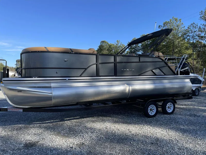 Slide: The Image of Crest Classic 220 SLSC 2025 - 6