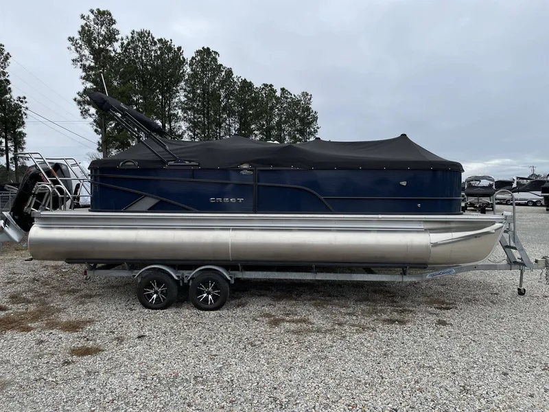 The Image of Crest Platinum 240 SLC 2024 - 1