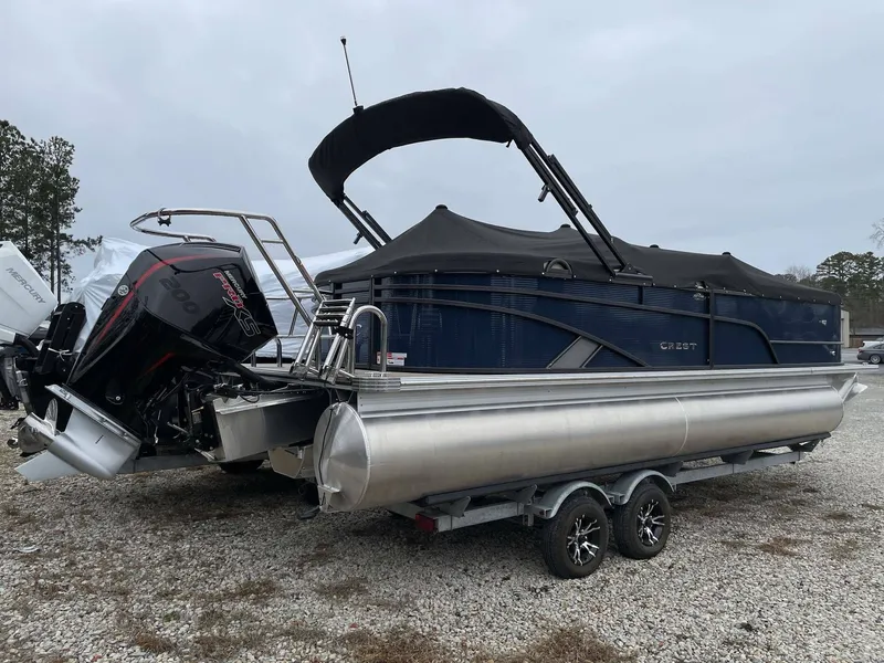 Slide: The Image of Crest Platinum 240 SLC 2024 - 4