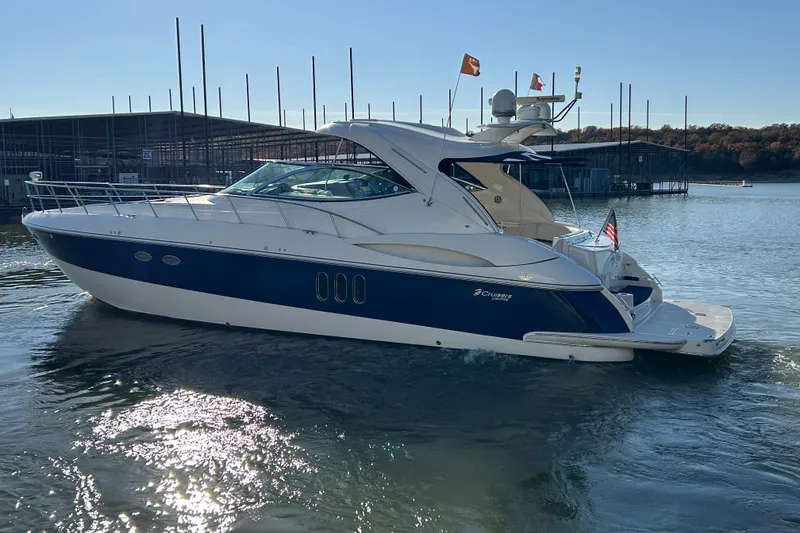 The Image of Cruisers Yachts 500 2005 - undefined