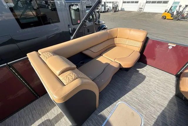 Slide: The Image of Godfrey Monaco 235 RL GTP 27 in. Center Tube Package 2024 - 10