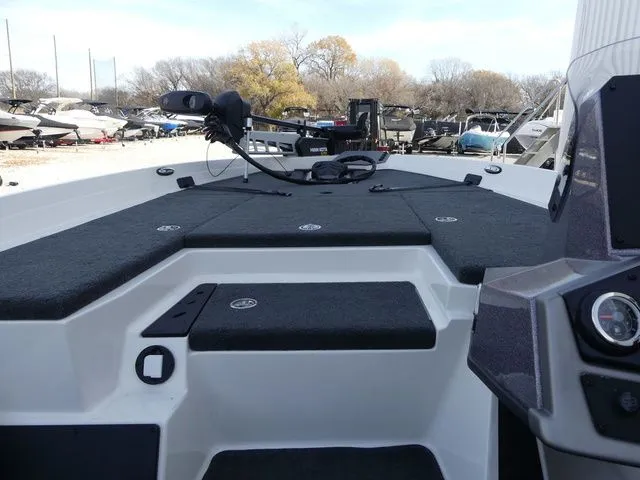 Slide: The Image of Ranger Z175 2017 - 16