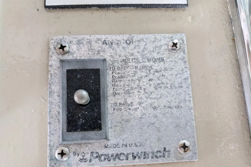Slide: The Image of Control panel on 1988 Sea Ray 390 Express Cruiser with Powerwinch instructions. - 47