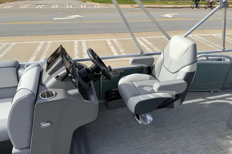 Slide: The Image of 2026 Avalon Venture 85 Versatile rear Bench with modern helm and comfortable captain's chair. - 12