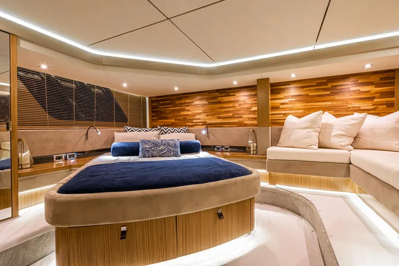 Slide: The Image of Sea Ray L590 Fly 2018 - 50