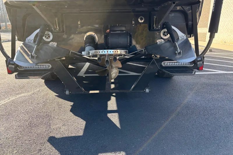 Slide: The Image of Rear view of 2022 Centurion Ri265 boat with advanced propulsion system. - 5