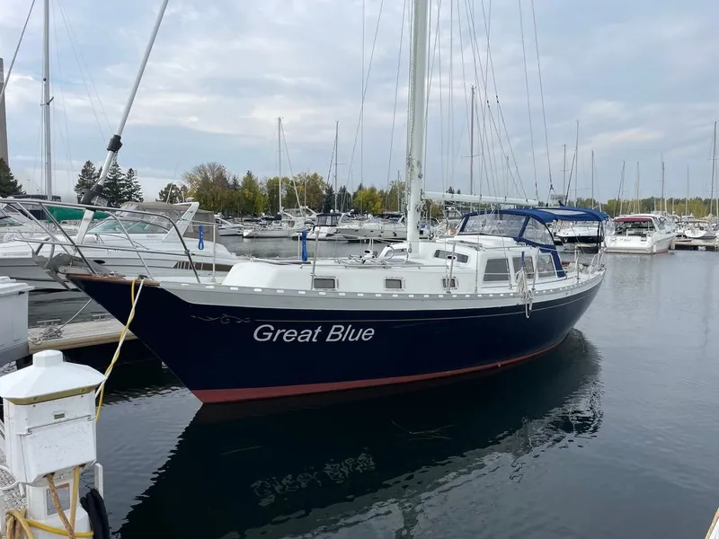 The Image of Islander Freeport 36 1977 - 0