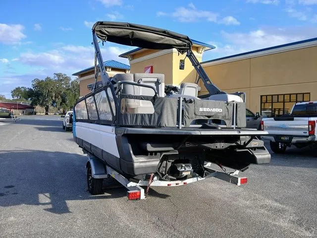 Slide: The Image of Sea-Doo Switch Sport 21 2022 - 18