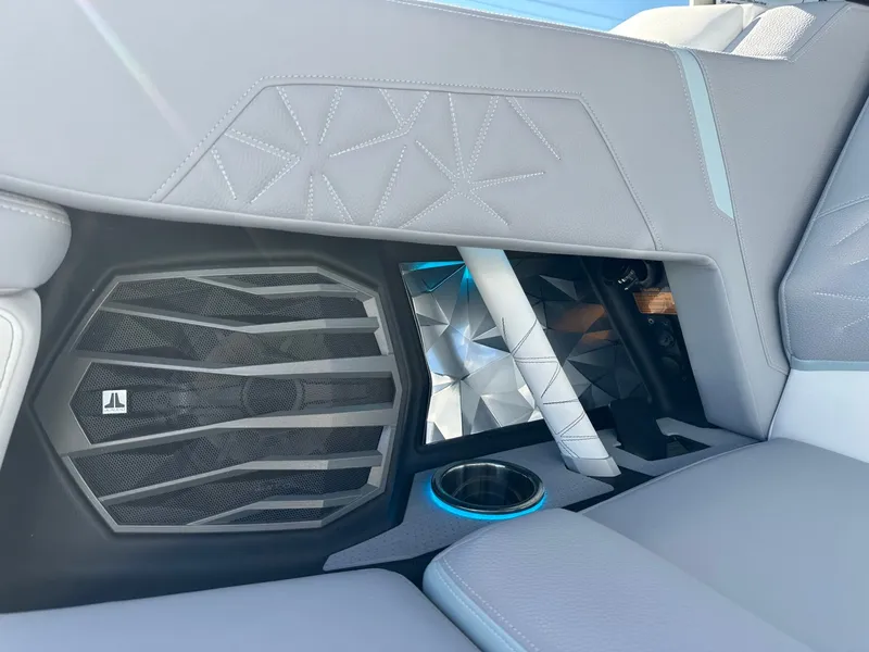 Slide: The Image of Nautique Super Air Nautique G23 Paragon 2026 - 31