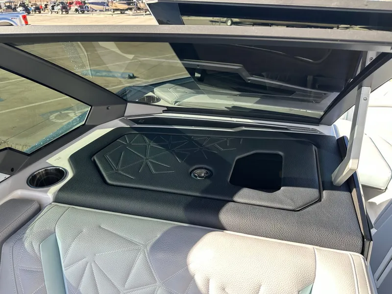 Slide: The Image of Nautique Super Air Nautique G23 Paragon 2026 - 32